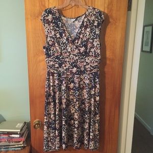 Sleeveless Floral V-Neck Dress